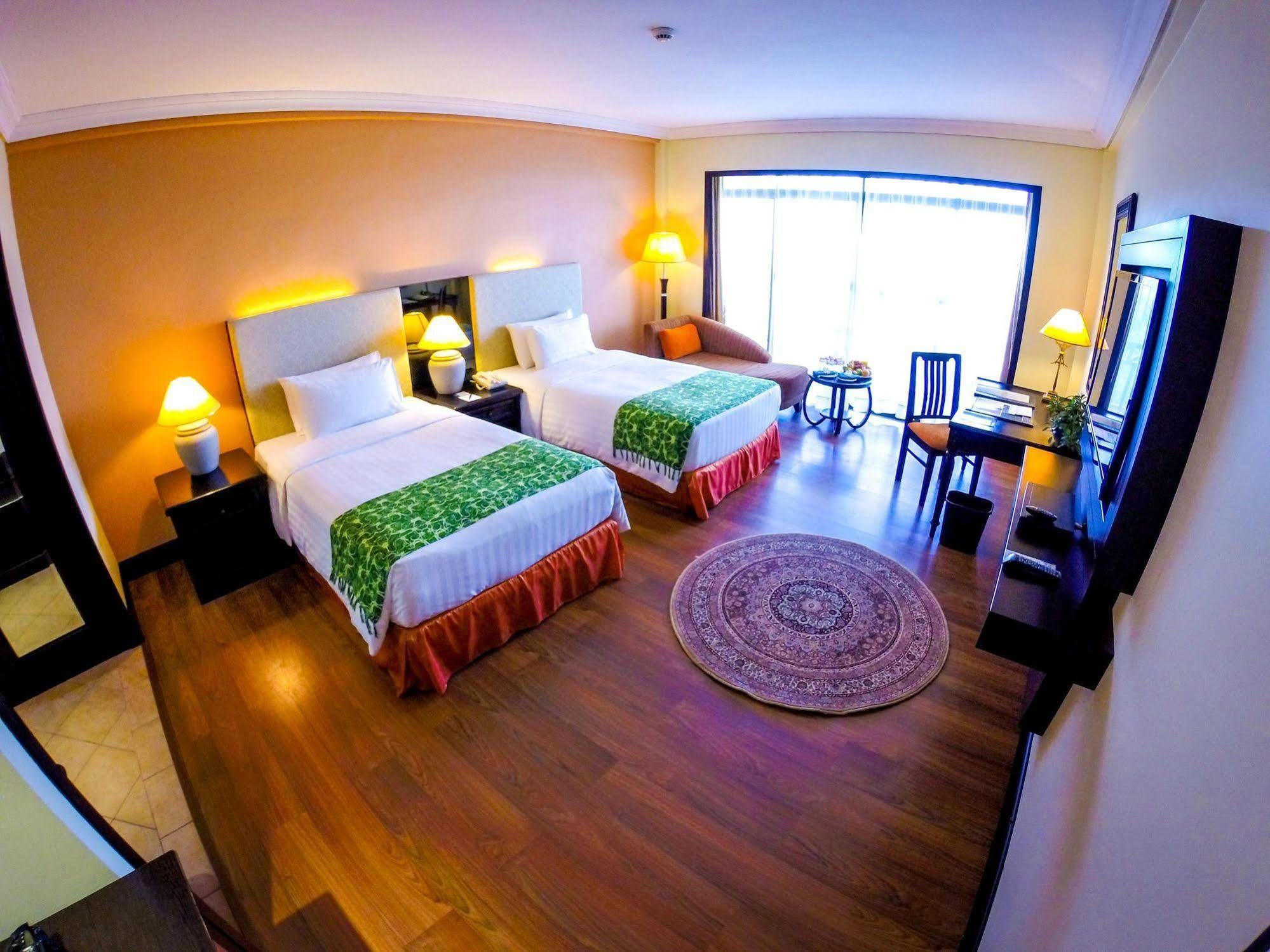 Villa At Nexus Resort & Spa Karambunai Kampong Bikasan 外观 照片