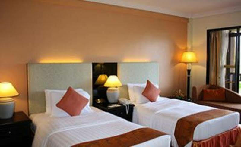 Villa At Nexus Resort & Spa Karambunai Kampong Bikasan 外观 照片